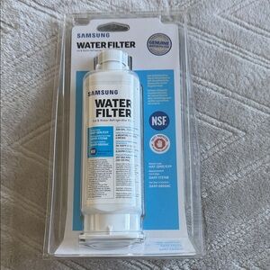 Samsung Water Filter in White and Blue Packaging